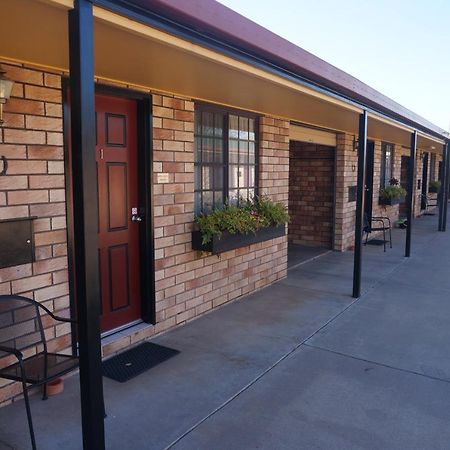 Miles Outback Motel 외부 사진
